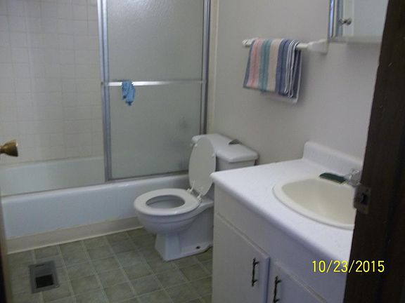 3rd image of 1425 Villa Ct APT 1