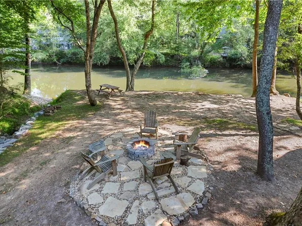 46 Floral Ct, Ellijay, GA 30540