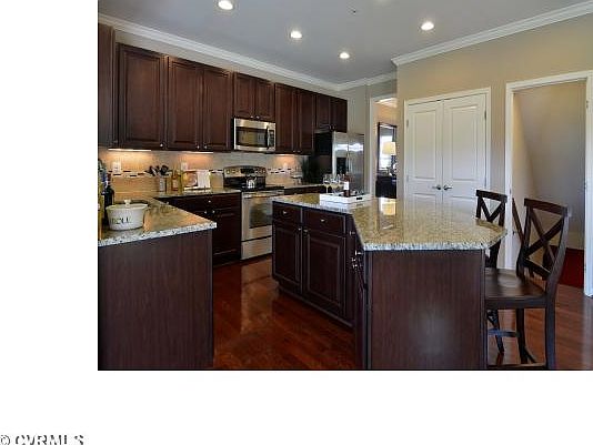 3rd image of 1722 Camerons Landing Blvd