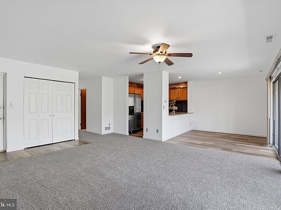 3rd image of 48 Muirfield Dr