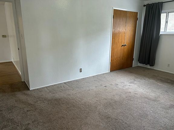 3rd image of 313 Lakeview Rd