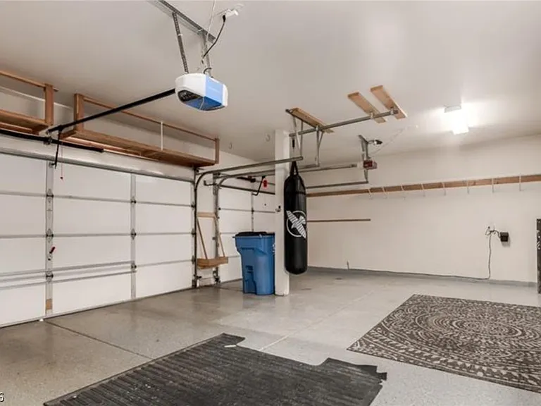 264 Pointe Ranier Ave — Photo 38