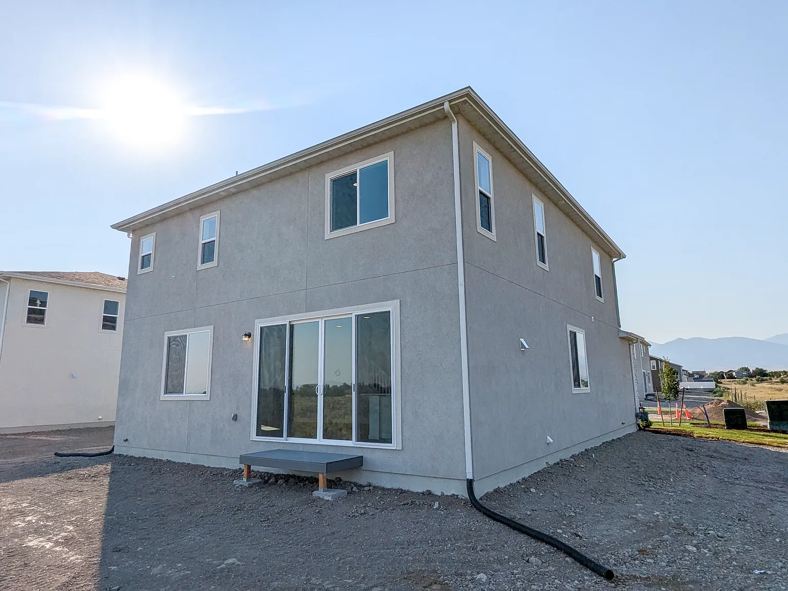 4 bed, 2420 sqft, $2,595 — Photo 4