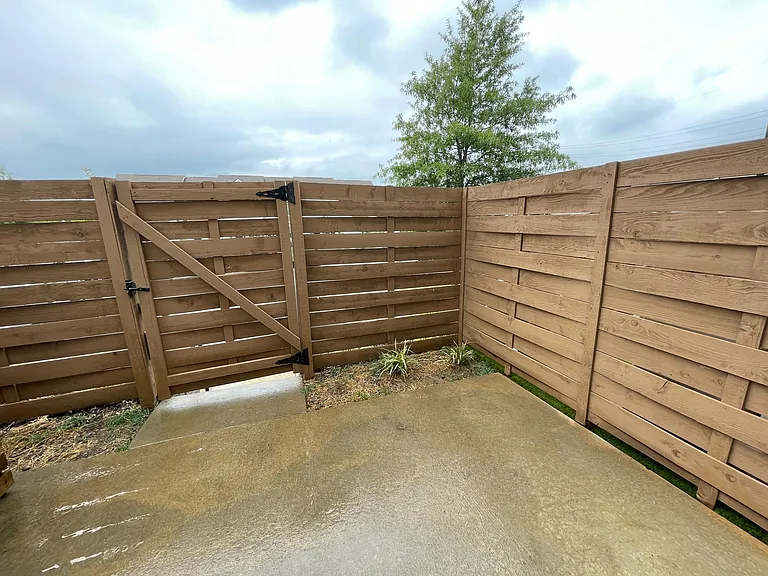 Private outdoor patio. Only a few houses from the pool, making this unit very convenient