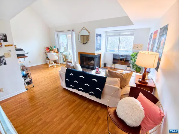 1243 Cedars Ct APT B19, Charlottesville, VA 22903