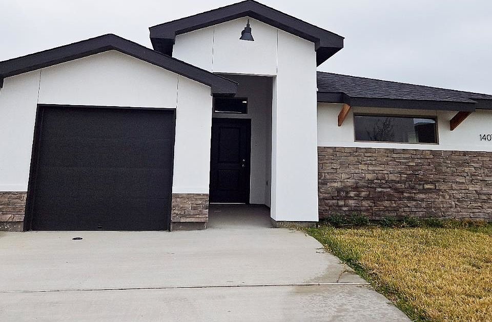 1st image of 1407 El Caporal Dr