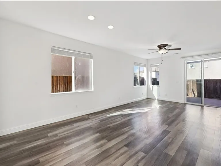 1888 Leaning Oak Dr — Photo 6