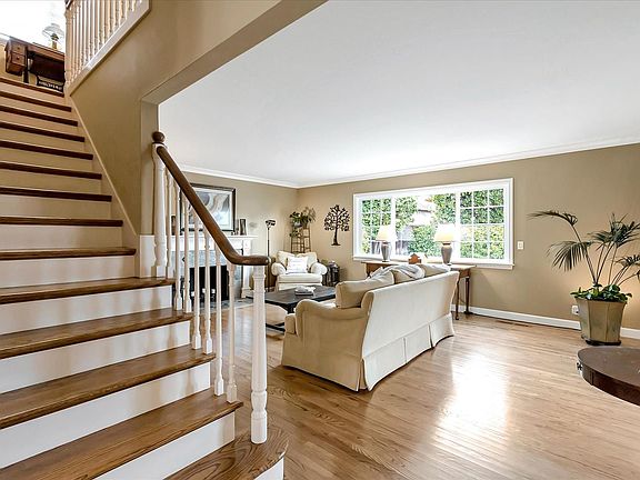 3rd image of 2182 Westmoreland Dr