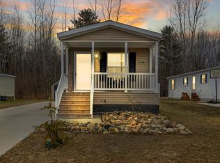 6312 Square Lake Dr, Kimball, MI 48074