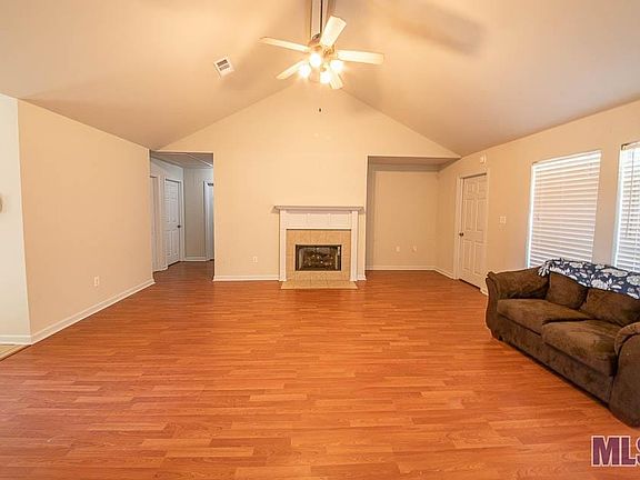 5th image of 9857 Chapel Hill Dr