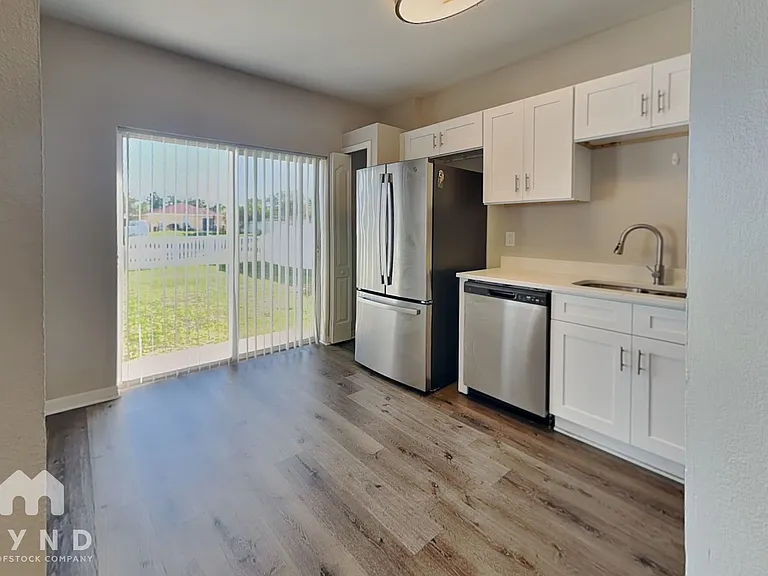 8162 Canterbury Lake Blvd — Photo 4