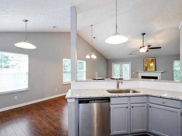 10500 Summer Creek Dr — Photo 13