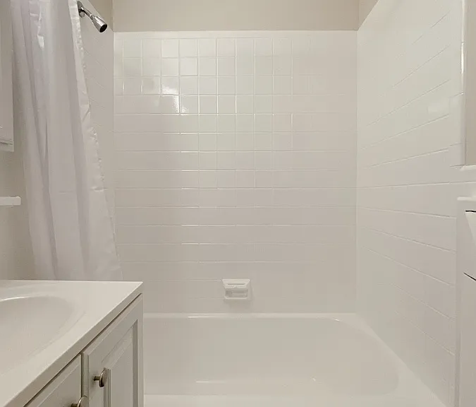 570 Whitney Ave — Photo 11