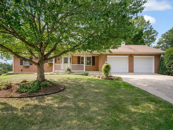 412 Sycamore Dr, Waterloo, IL 62298