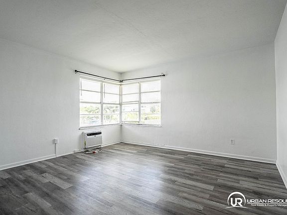 5th image of 1935 Calais Dr APT 208