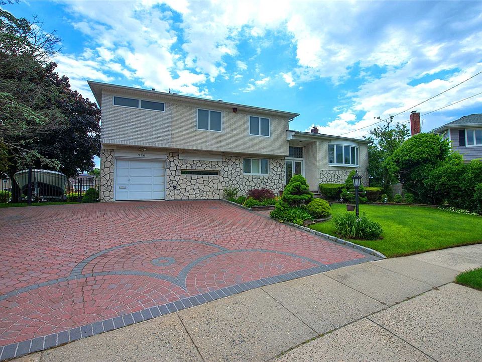 1st image of 220 Lindbergh Ave