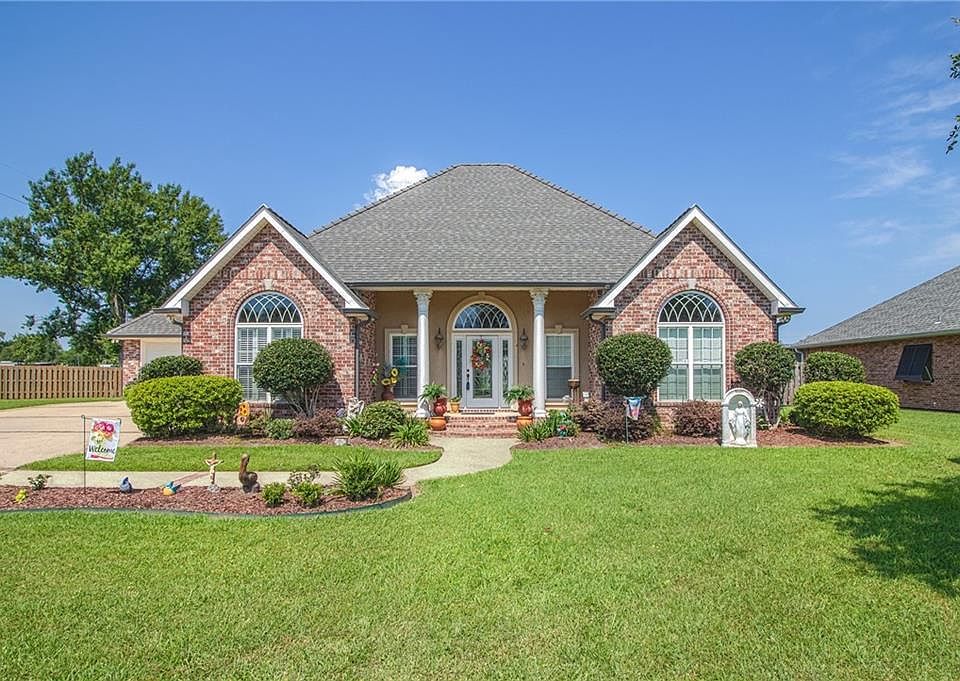 1st image of 709 Emma Dr