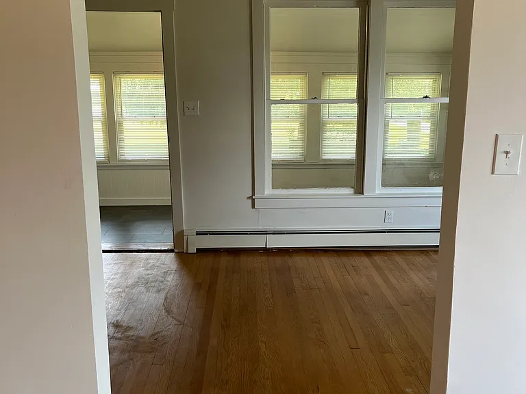 310 N Constitution Ave — Photo 9