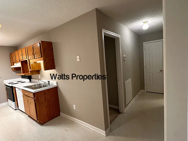 120 Briar Cir #120 — Photo 6