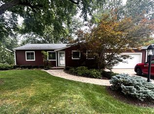 37 Park Ave, Park View, IA 52748