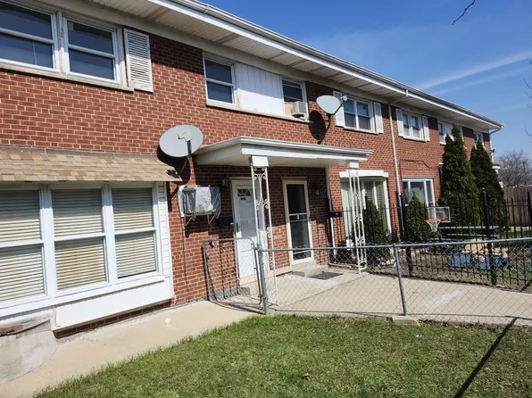 8843 Robin Dr APT C, Des Plaines, IL 60016