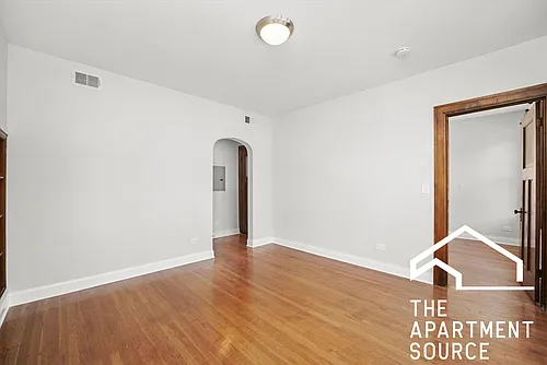 3050 N Milwaukee Ave Photo 1
