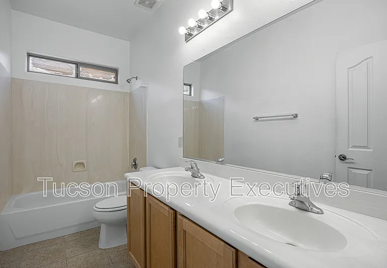 7585 E Picket Fence Ln — Photo 13