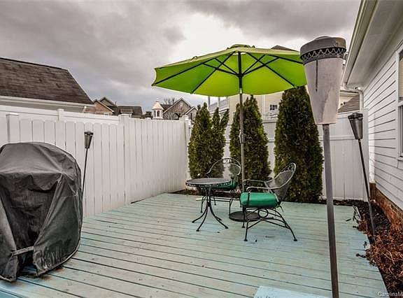 5th image of 142 Gresham Ln