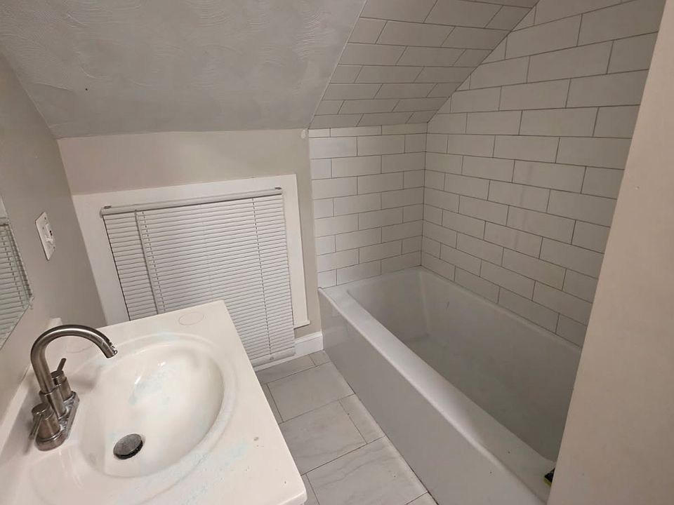 1st image of 439 Middle St #3