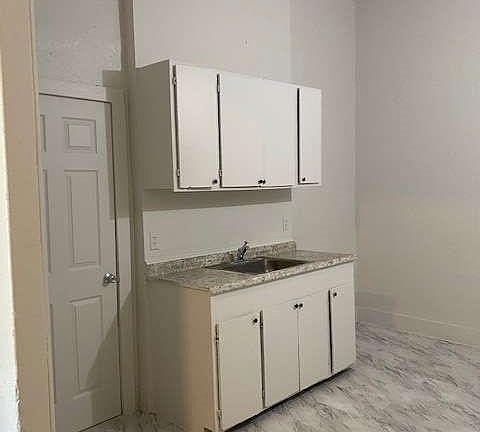 5th image of 111 W Poplar St #111