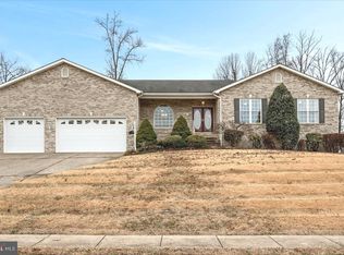 327 Clydesdale Dr, Stephens City, VA 22655