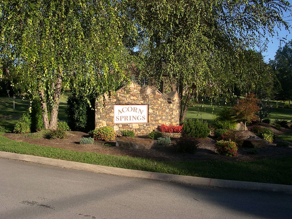 1st image of 524 Cypress Dr