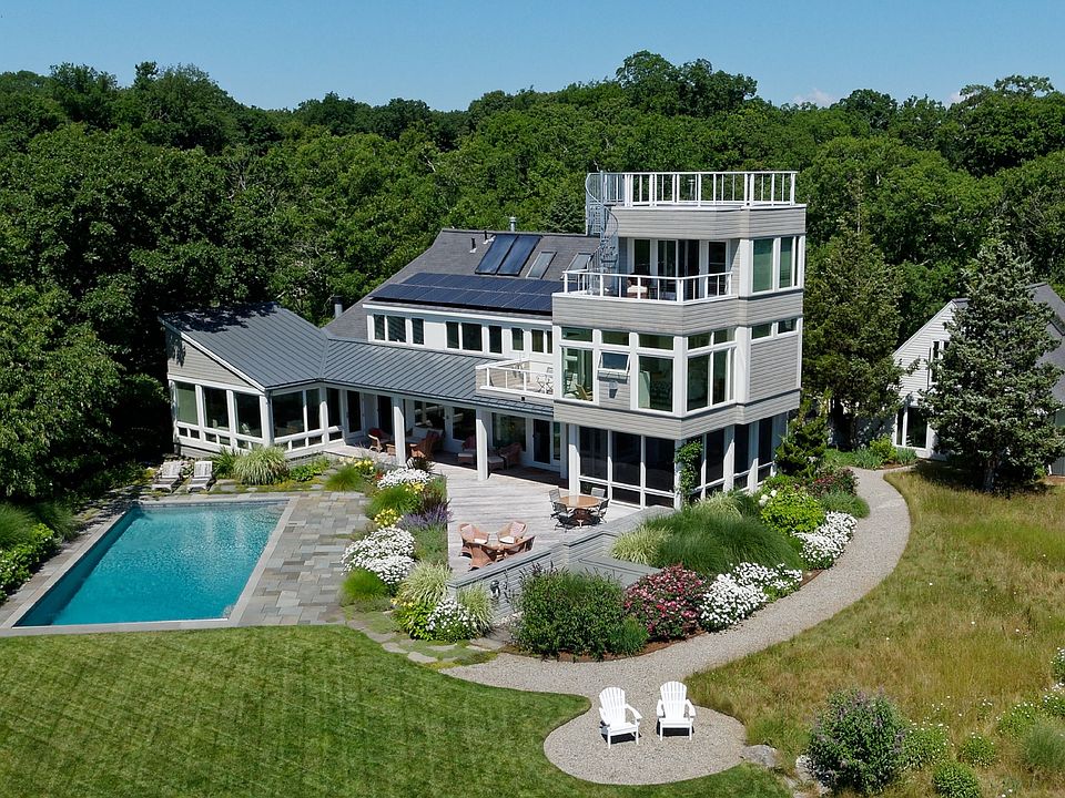 Award winning, Architecturally Designed 3800+ sq ft private home with additional year round artist studio.