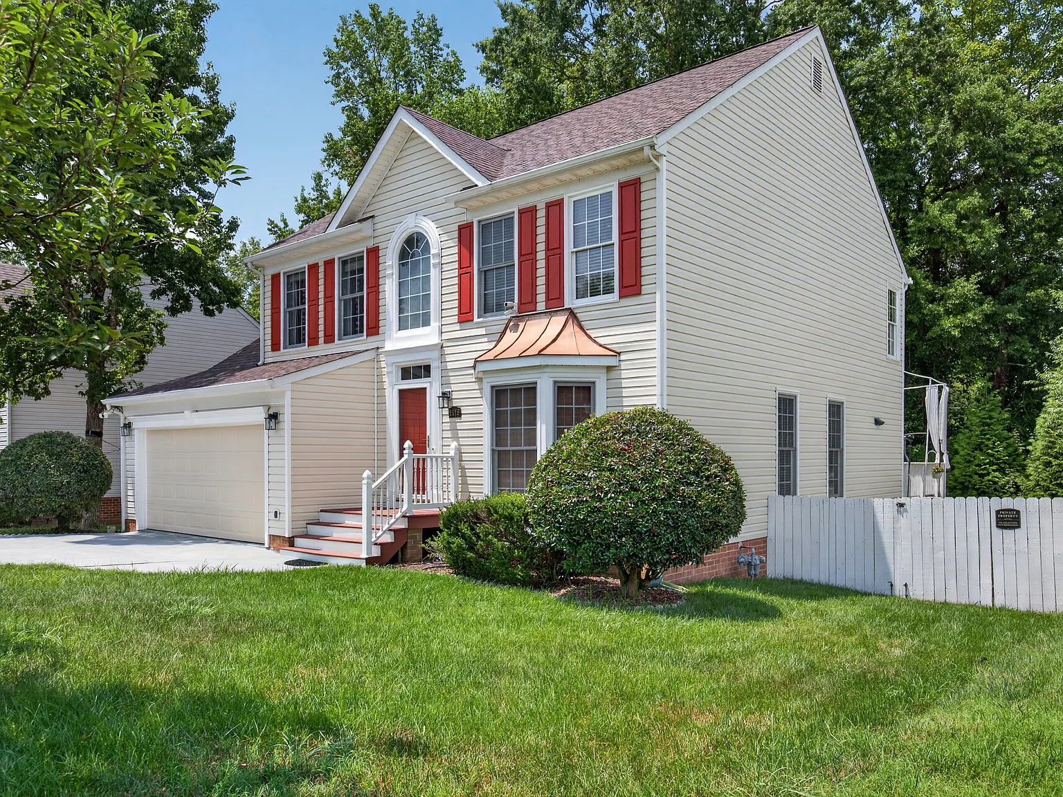 4 bed, 2.5 bath, 2022 sqft, $3,300 — Photo 2