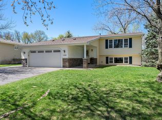 10760 Hummingbird St NW, Coon Rapids, MN 55433