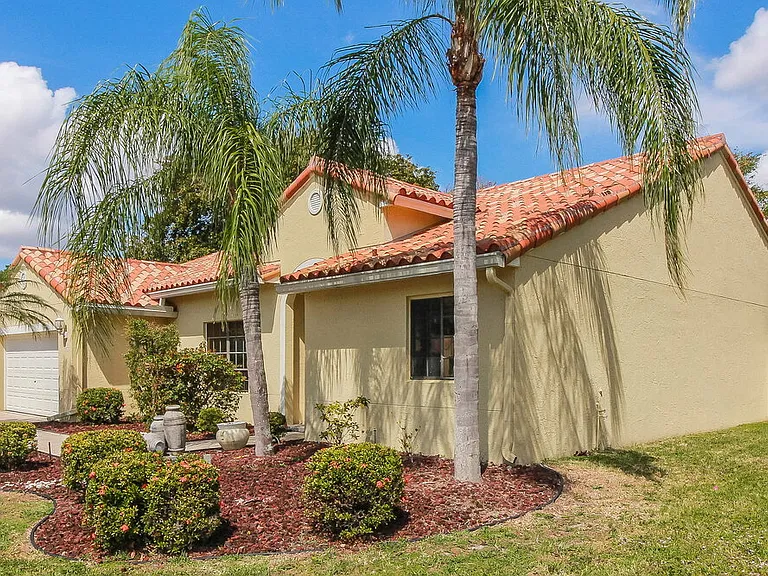 7755 Dawson Ct — Photo 3