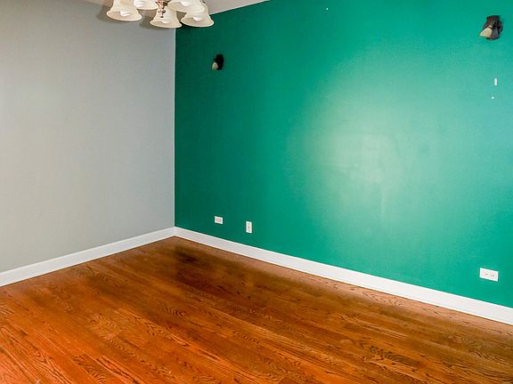 5th image of 2043 W Arthur Ave #2E