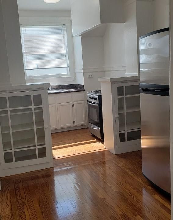 1st image of 400 Dolores St APT 12