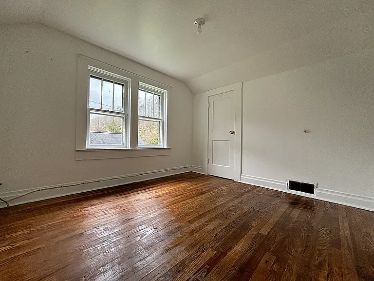 10217 Cumberland Rd — Photo 13