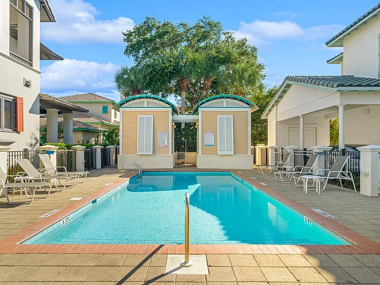 extra community pool