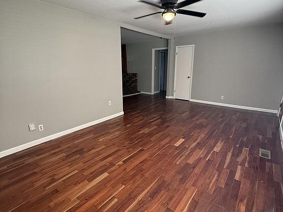 5th image of 4202 Balwin Cir SW