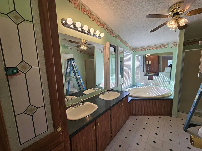 432 Woodville Rd — Photo 8