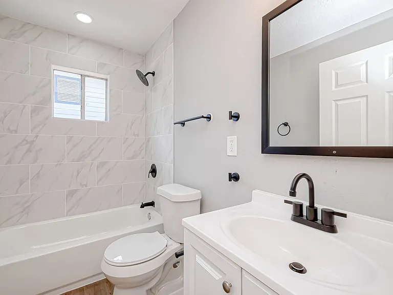 6715 Victoria St — Photo 10