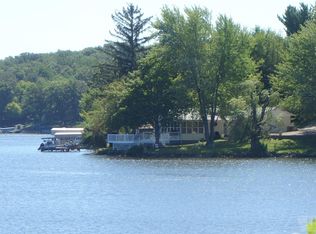 1427 Point Entrance Rd, Brooklyn, IA 52211