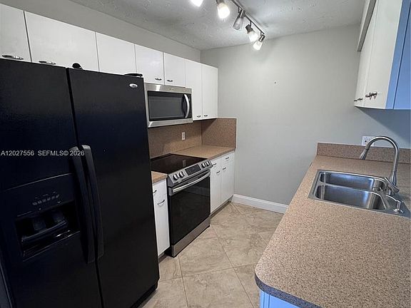 4th image of 1532 W Harmony Lake Cir