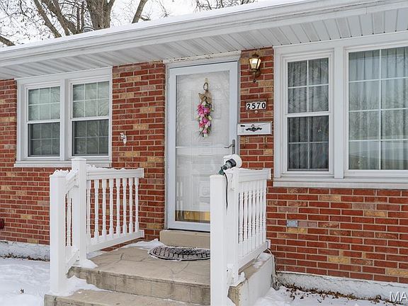 2nd image of 2570 Boyle Ave
