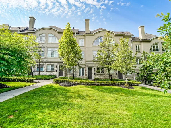 47 York Mills Rd #212, Toronto, ON M2P 1B6
