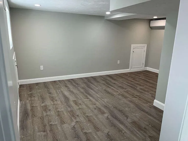 33 Jackson Ave #1R — Photo 9