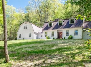 94 Paradise Cove Rd, Penrose, NC 28766