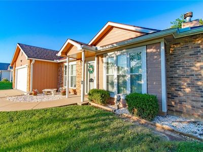 1213 Fox Run Dr, Warrensburg, MO, 64093